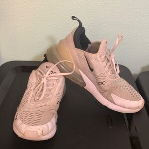 Nike Air Max 270 White and Black Tennis Shoes Size 8